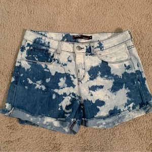 BDG ACID WASH DENIM BOYFRIEND SHORTS